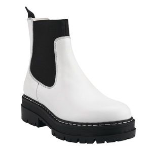 NEW Marc Fisher Patrick Chelsea Leather Lug Sole Chunky Y2K Boots Booties Size 8